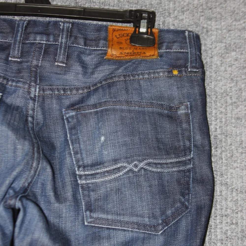 Lucky Brand Jeans Mens 32x32‎ Blue Dark Wash Distressed Denim Straight Leg